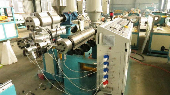 HDPE PPは機械放出ラインを作る壁の波形の管を倍増する