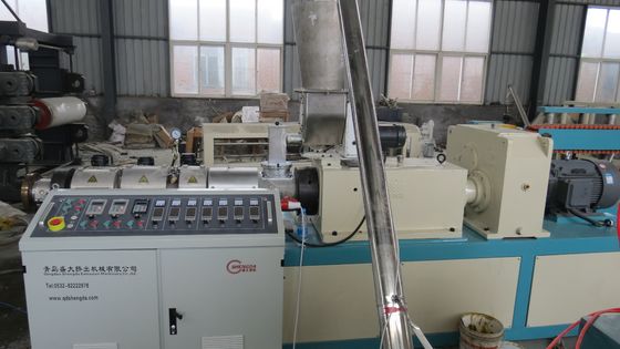 PEの7つか9つの穴コミュニケーション ケーブルの管の押出機機械が付いている穴があいたプラム花のグリルの管