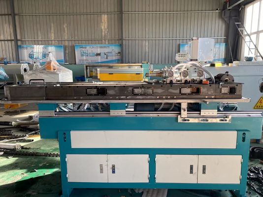 PEポリ塩化ビニールの単一の壁の波形の管機械プラスチック望遠鏡の管の生産ライン