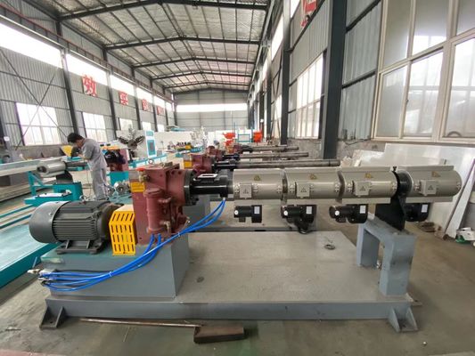 機械を作る20-80kg/h PPのPEポリ塩化ビニールの管の単一ねじ押出機機械