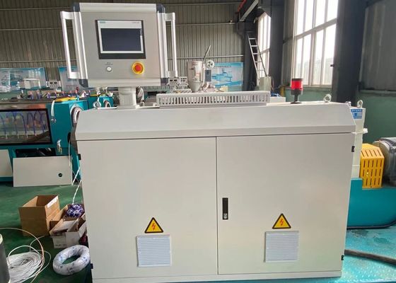 250-630mmの単一ねじ押出機機械水軽油の供給ホース