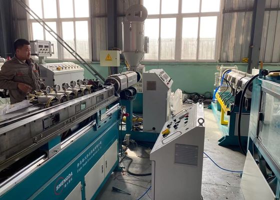 160-450mmのHDPE PP水ガス供給の単一ねじプラスチック押出機機械
