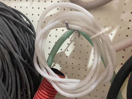 10-32mmの単一の壁の波形の管の放出ラインPE PPポリ塩化ビニールの呼吸の管機械