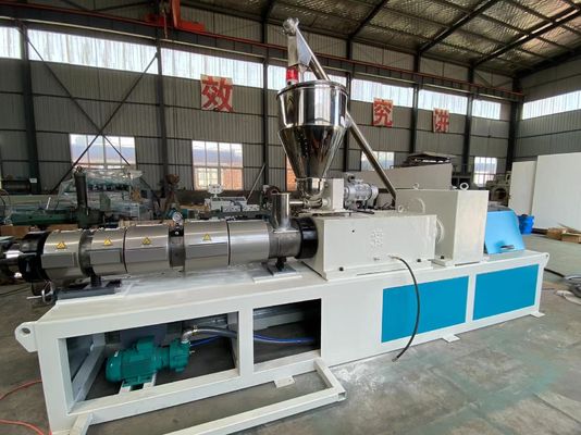 機械を作る自動プラスチック対ねじ押出機ポリ塩化ビニールUPVC CPVCの管