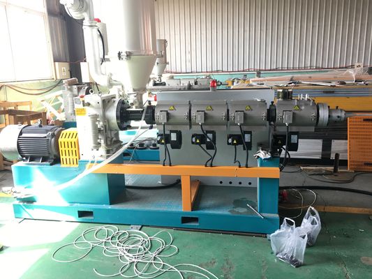 管のExtrutionライン プラスチック ポリ塩化ビニールの管の給水のガス管の下水管管の押出機の放出の生産ライン機械