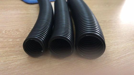 PE PPポリ塩化ビニールの単一の壁の波形の管の放出ライン高速