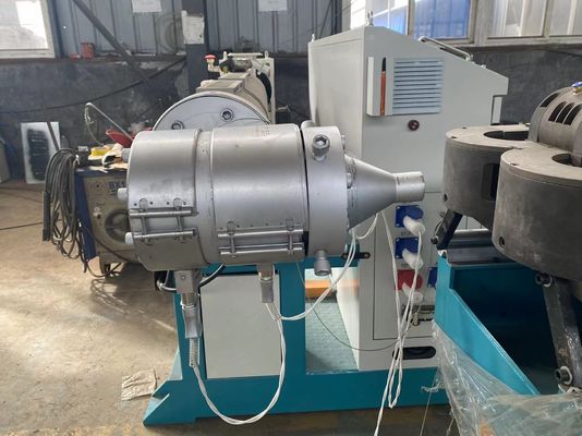 高速プラスチック波形の管の放出ラインは成形機をどなる