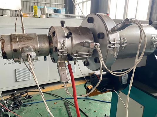 PE PPの水路の管の放出ライン単一の壁は管の作成を波形を付けた