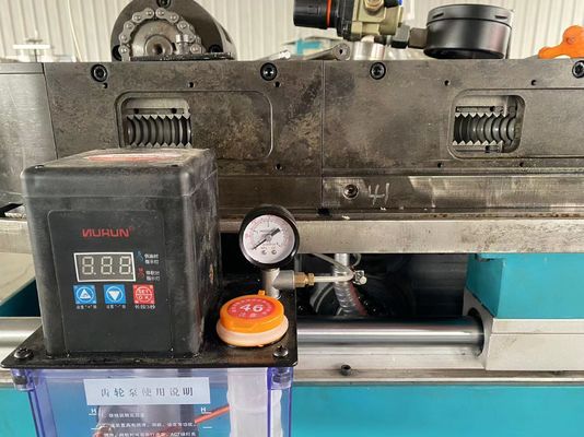 PE PPポリ塩化ビニールの単一の壁は洗濯機のための管の生産ラインを波形を付けた