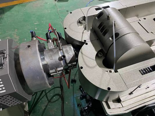 高速単一の壁のPE PPポリ塩化ビニール ワイヤー生産のための波形の管の放出ライン