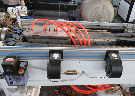 32mmの60kg/H適用範囲が広い管機械