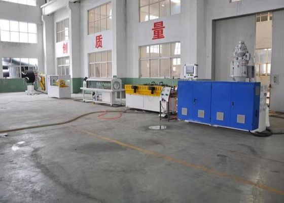 単一の壁75mmねじ波形の管機械33L/D放出ライン
