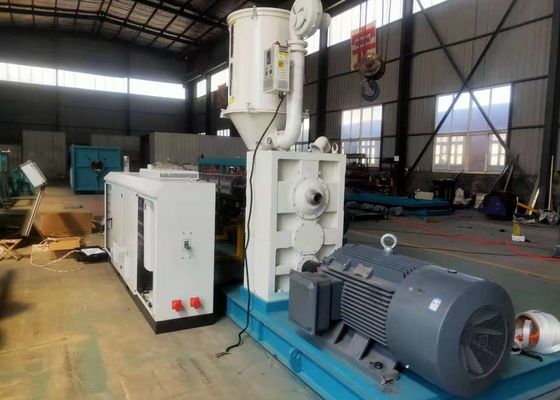 波形ワイヤー水路のプラスチック管の押出機機械40r/Min