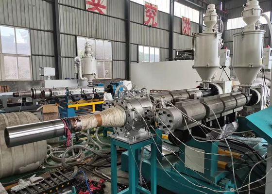 高力HDPEの倍の壁は管の放出ライン/作成機械を波形を付けた